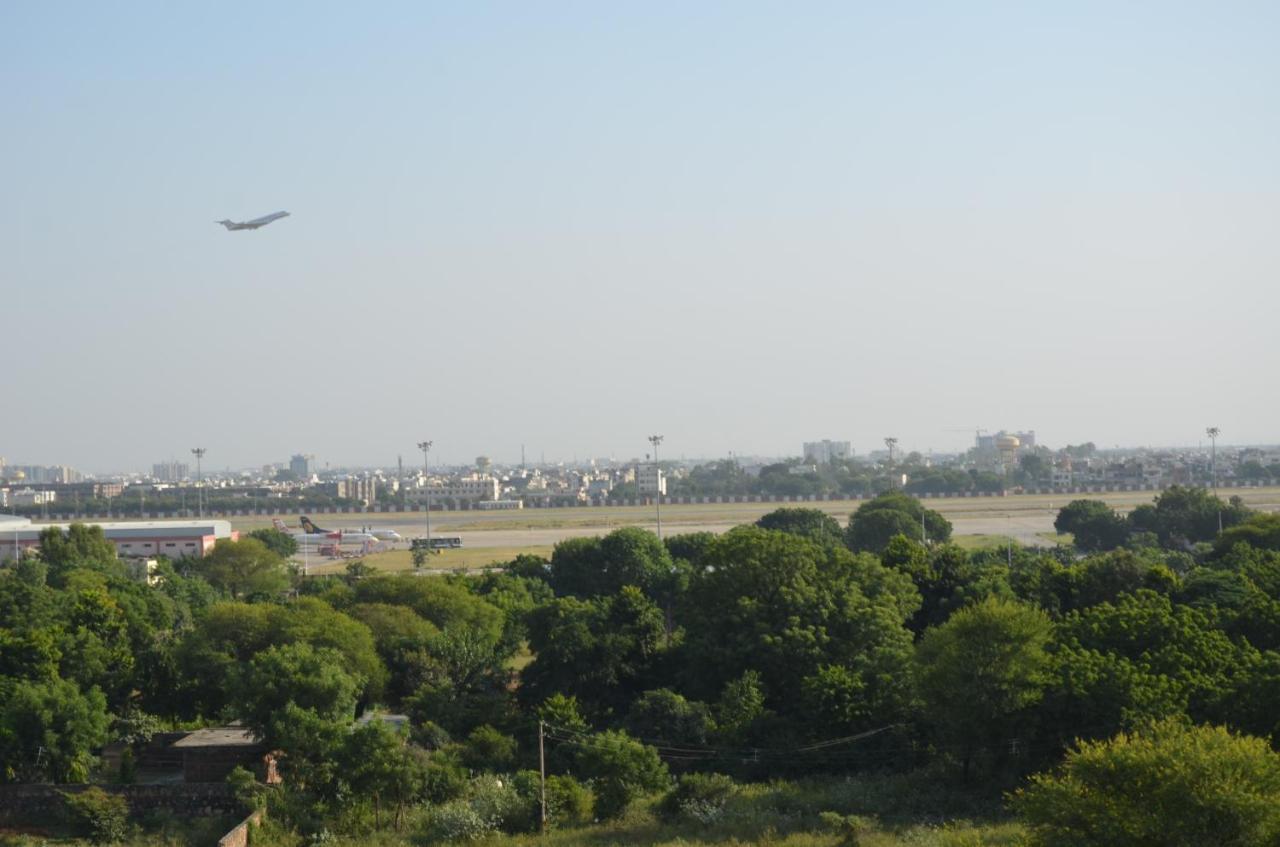 Mojo M Villa -Airport Boutique Hotel Jaipur Luaran gambar
